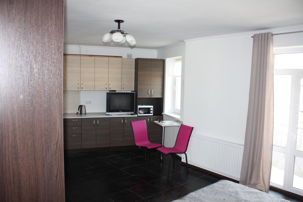 Suite On Railway Station Ivano-Frankivs'k Bilik gambar