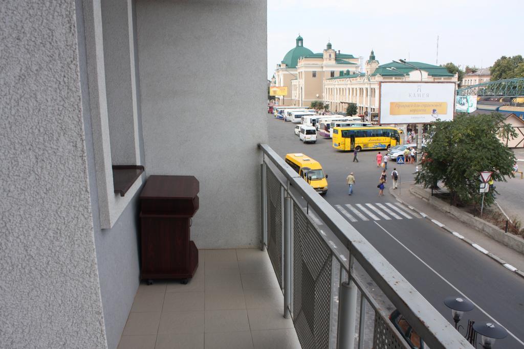 Suite On Railway Station Ivano-Frankivs'k Bilik gambar